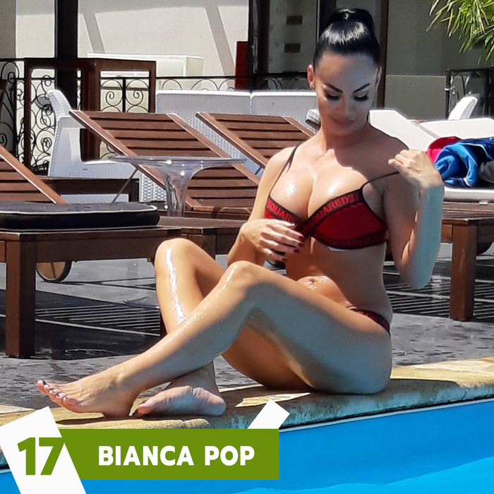 Top 30 sexy-vedete în poziții bizare la plajă! Ce locuri ocupă Laura Cosoi, Sylvia și Daniela Crudu