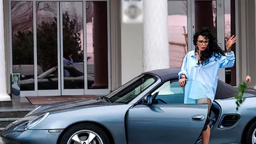 DJ Wanda, aproape goala la -2 grade si inconjurata de 9 barbati pentru o sedinta foto