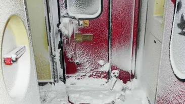 Astea sunt trenurile groazei! Poti sa mori congelat daca nimeresti in vagoanele astea!