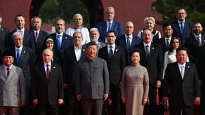Doi foști premieri ai României, prezenți alături de Vladimir Putin și Xi Jinping la parada de la Beijing