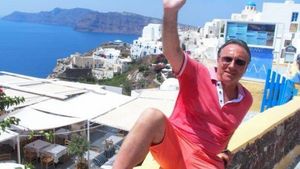 Părăsit de amanta blondă, fostul primar al Iaşului a ajuns la mâna celor care-i erau subalterni. Mărturii exclusive din instanţă
