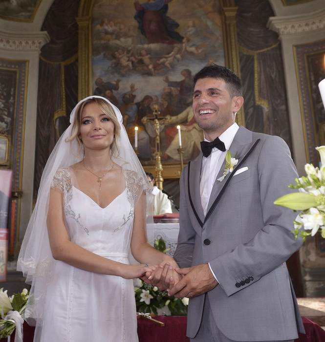 Laura Cosoi și Cosmin Curticăpean aniversează Nunta de Oțel! Mesajul emoționant transmis de actriță: „Iubirea nu înseamnă doar promisiunile făcute”