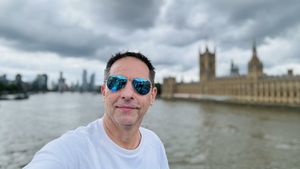 Dan Negru, mesaj tranșant în ziua sfințirii Catedralei Mântuirii Neamului: ”Iisus n-ar fi prins o invitație printre atâtea VIP-uri”