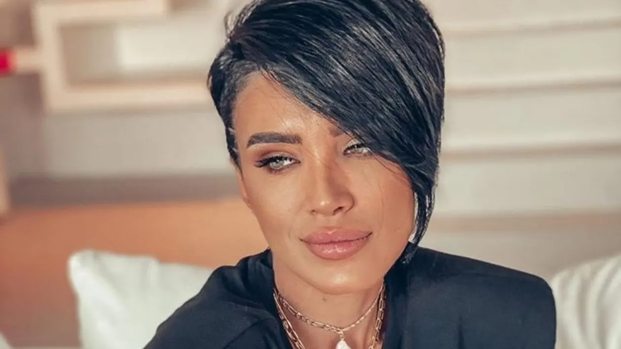 Adelina Pestriţu şi-a indus fanii în eroare, după un mesaj trist: “Te desparţi?”