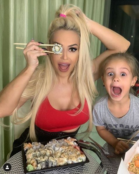 Anda Adam îi dă lovitura de graţie lui Sorin Nicolescu! Cui îi rămâne BMW i8 de 150.000 de euro. FOTO
