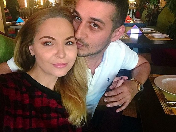 Alessia alături de Ionuț, tatăl fiului ei