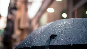 Prognoza meteo. Vreme rece și ploi în multe regiuni ale țării. Temperaturile maximele ating 21 de grade