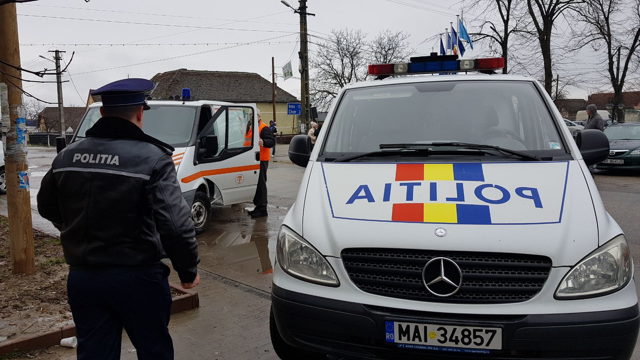 Polițiștii au fost chemați de patronul barului