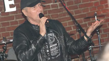 Iulian Moga a intrat in ring cu marele campion Mihai Leu! Vezi cum s-a descurcat regizorul cu manusile de box!