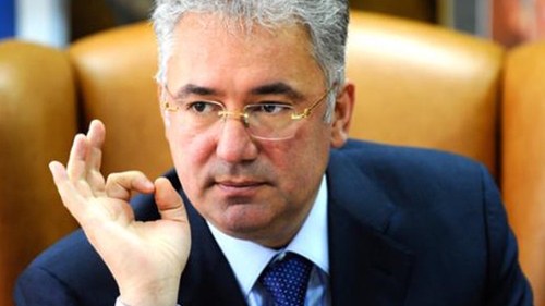 Fiica lui Adriean Videanu s-a îndrăgostit din nou, dar „socrul mic” nu-l prea are la suflet pe „ginerică”. A rupt logodna cu fostul şi s-a cuplat cu altul!