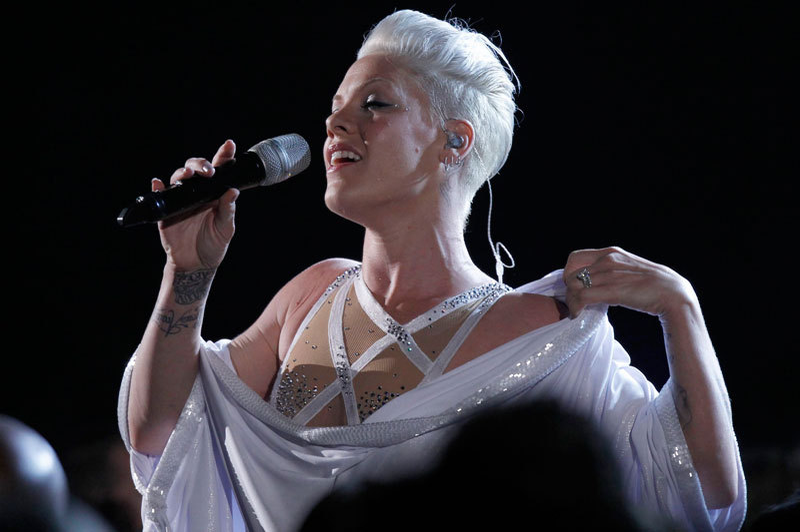 Pink a ajuns de urgență la spital! Artista și-a anulat concertele și le-a transmis fanilor un mesaj