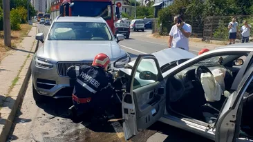 Accident cu cinci răniți în județul Argeș. Un bărbat de 80 de ani, găsit inconștient la locul impactului