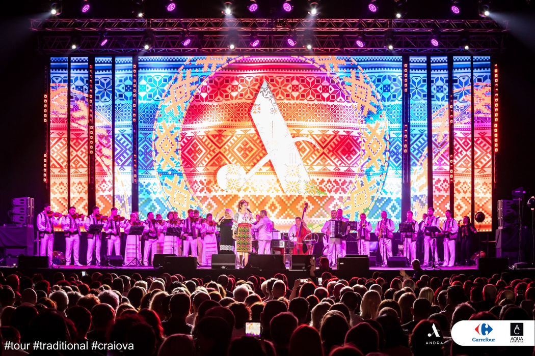 Ce a pățit Andra Măruță în timpul ultimului concert, de la Craiova! Ce au făcut spectatorii din primul rând