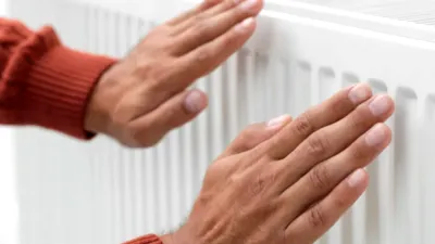 Cât timp trebuie să ții geamul deschis iarna pentru o aerisire eficientă, fără să pierzi căldura