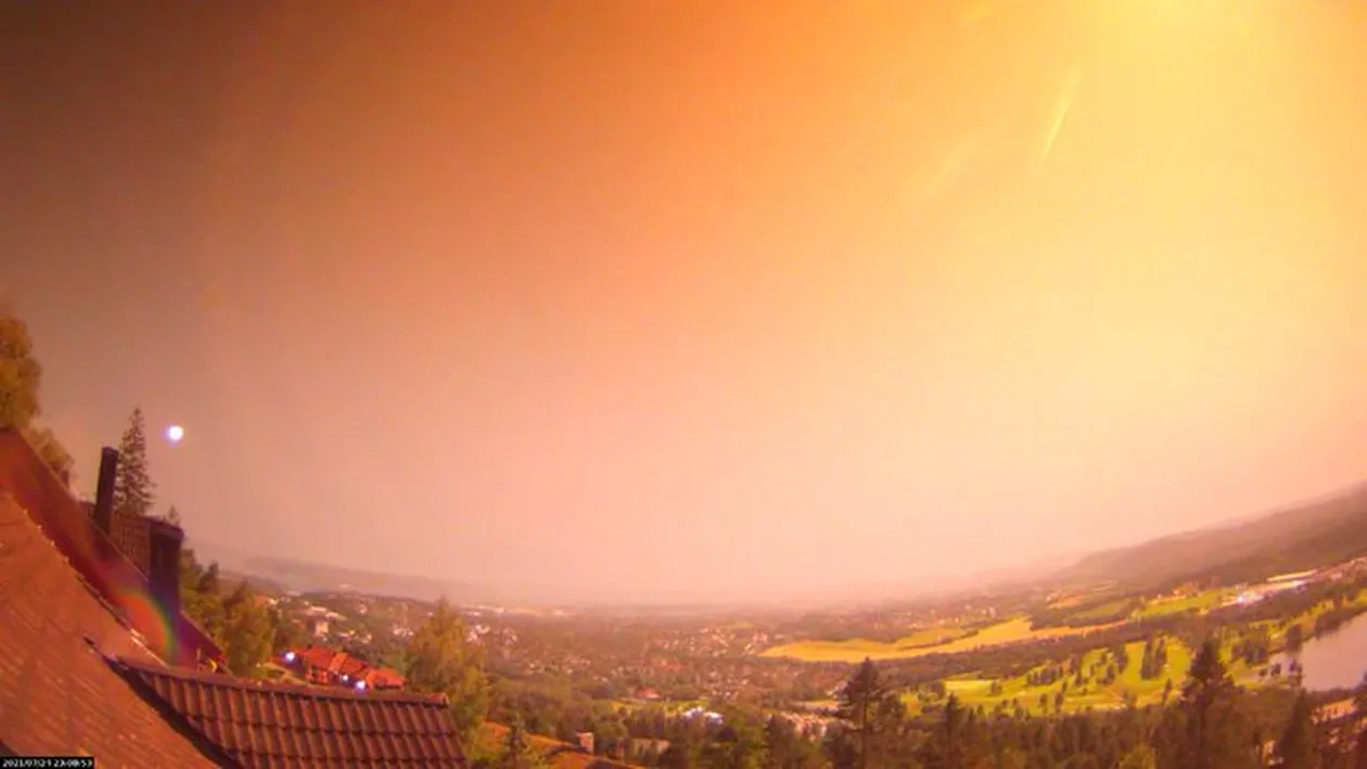 Sperietură pentru norvegieni! Un meteorit s-a prăbușit în apropiere de Olso după ce a luminat cerul