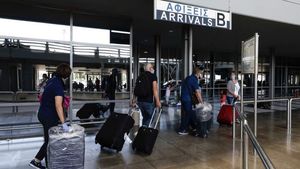 Românca infectată cu COVID-19 în Grecia s-a plimbat trei zile pe străzi înainte de a intra în carantină