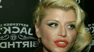 Loredana Groza duce si promoveaza o viata nonconformista! Vezi aici care este secretul ei!