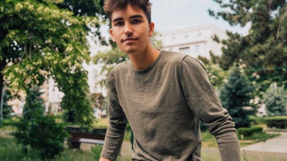 Sebastian Dobrincu, dezvăluiri despre familie. Tânărul milionar le este recunoscător părinţilor săi