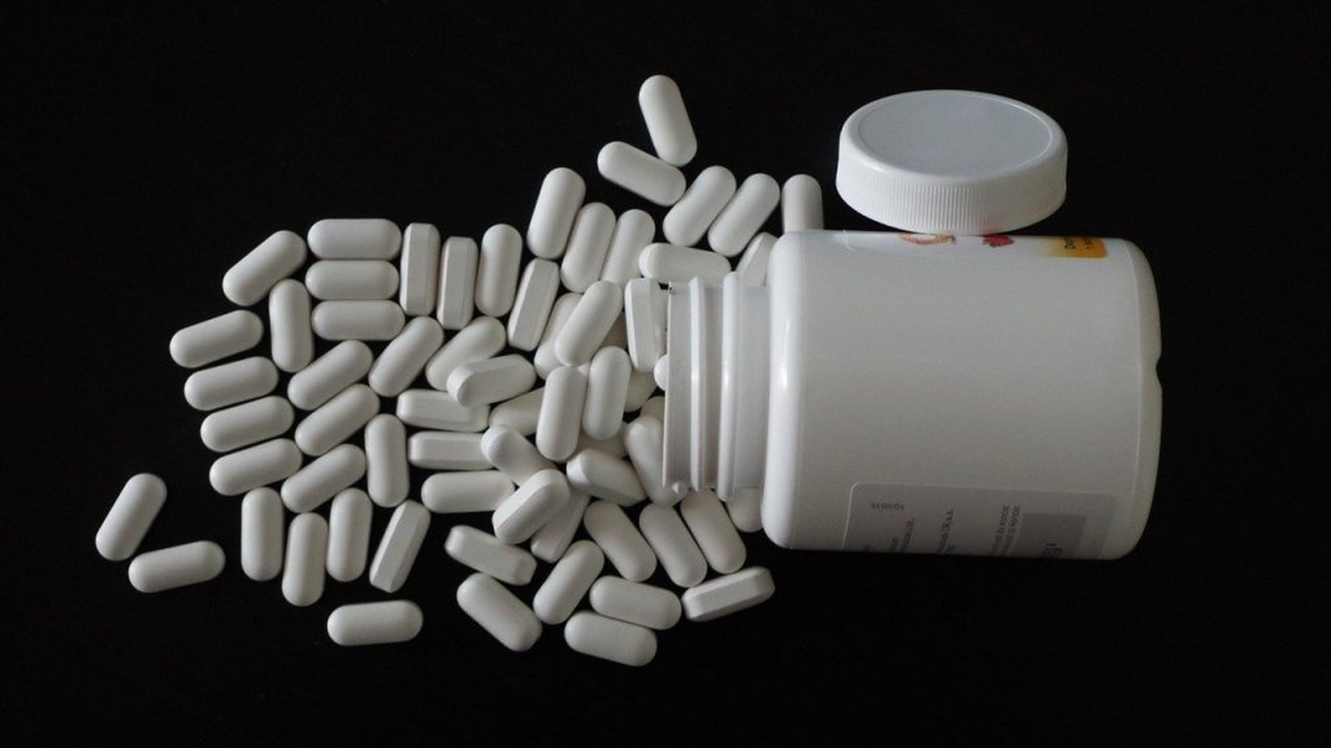 Producătorii de medicamente avertizează: „Taxa clawback trebuie plafonată urgent. Pacienții au nevoie de ajutor”