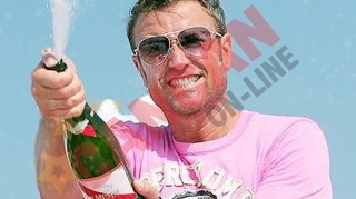 A dat 15.000 de euroca sa faca show!