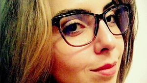 A renunţat la televiziune, iar acum... Fosta ”teveristă” din dosarul ”Prostituate pentru VIP-uri” s-a logodit cu un politician!