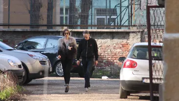 Iulia Albu, curtata intens de un barbat misterios! Fosta sotie a cunoscutului designer de pantofi vrea sa-si refaca viata!