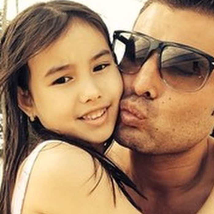 Adrian Mutu petrece în Republica Dominicană. S-a întâlnit cu Adriana şi Maya, fetele pe care le are din relaţia cu Consuelo