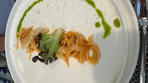 Ce a primit să mănânce o turistă din România, într-un hotel 5* din Turcia. Când a văzut, a scos telefonul și a făcut poze