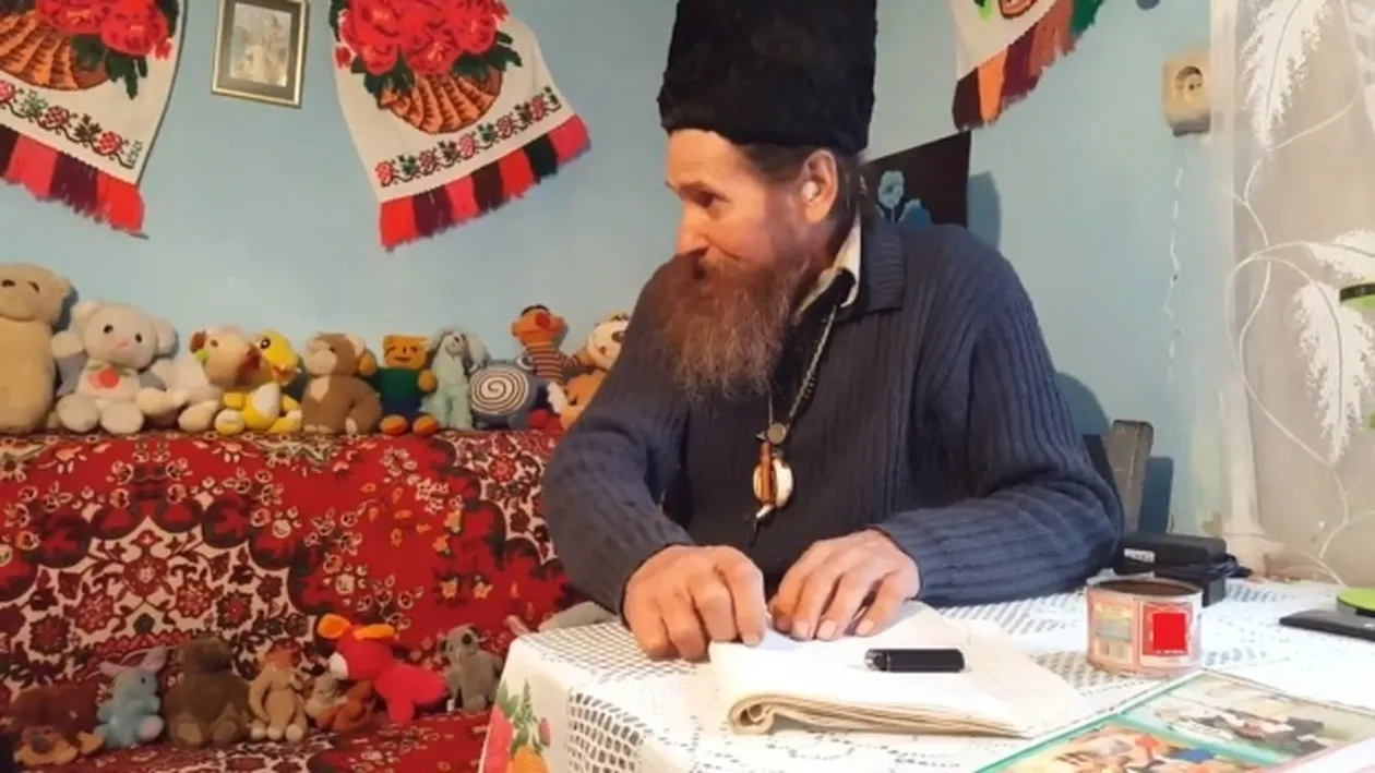 Românul din munţi care trăieşte ca un vraci dac. Cunoaşte secretele plantelor vindecătoare ale strămoşilor şi are doar fete... Multe fete!