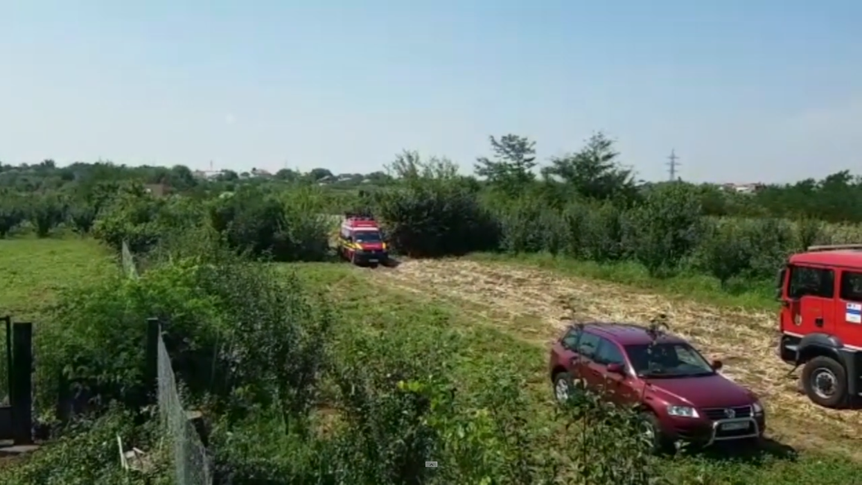 Criminalul din Caracal. Primele imagini din curtea în care ar fi fost ucise Alexandra şi Mihaela