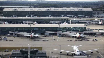 Un bărbat a fost arestat pe aeroportul din Londra, după ce a fost suspectat de terorism! 