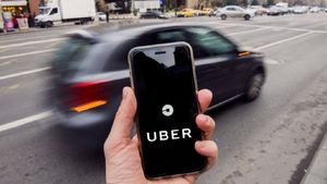 Ce a găsit un bărbat din Iași, după ce a comandat un Uber. Când a intrat în mașină pe bancheta din spate, a rămas mască ce a văzut