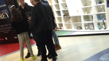 VIDEO Duminica in familie... cu Leonard Doroftei! Vezi ce a facut fostul boxeur, la sfarsit de saptamana, in mall!