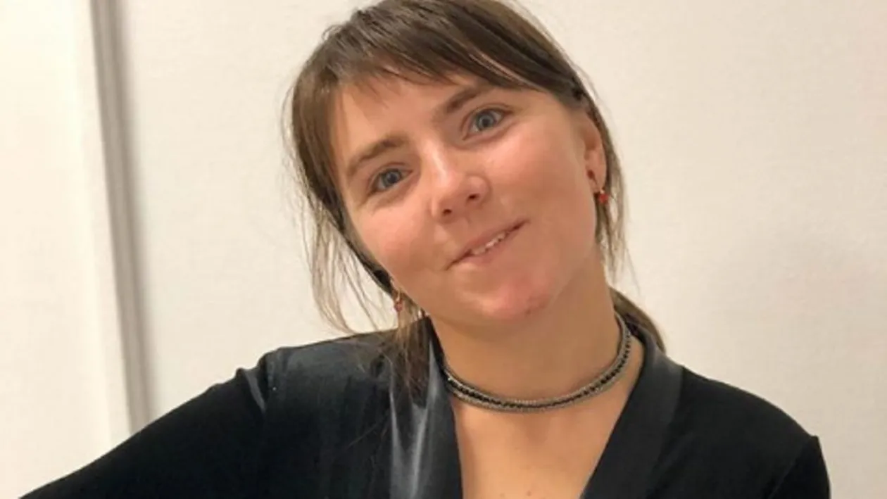 Vulpițo, tu ești? Vedeta de la Acces Direct, schimbare radicală de look. Sătenii din Blăgești nu o mai recunosc!