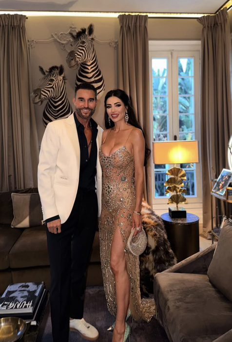 În plin scandal privind custodia copiilor, Philipp Plein îi face declarații de dragoste în public Andreei Sasu: ”Femeia de lângă mine”