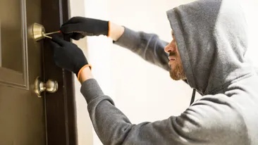 Semnul pe care mulți îl ignoră, dar care anunță un posibil jaf. Metoda folosită în Franța