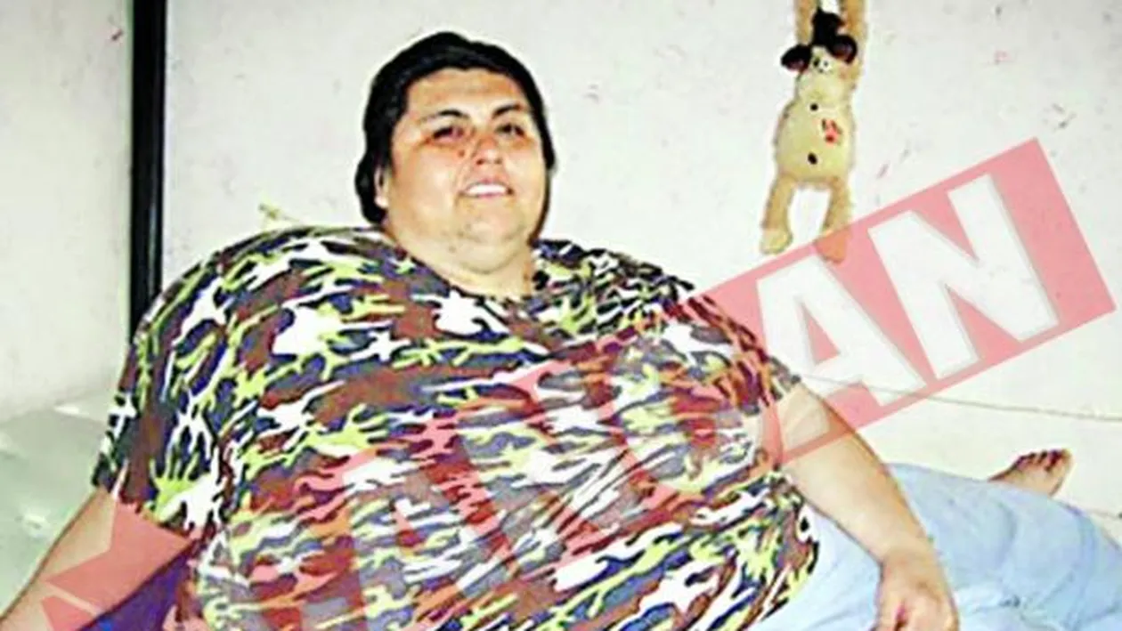 Obezul lumii, lovit de o copertina