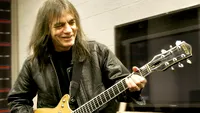 DOLIU în lumea muzicii! A murit Malcolm Young, fondator al trupei AC/DC