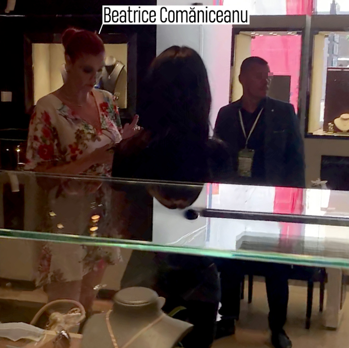 Beatrice Comăniceanu, în magazinul de bijuterii