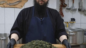 Rețeta de mâncărică de urzici a unui călugăr de la mănăstire. Preparatul de post făcut din doar câteva ingrediente