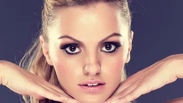 Cazuri trase la indigo: Alexandra Stan si Rihanna, blestemate in amor! Vezi fotografiile care dovedesc acest lucru