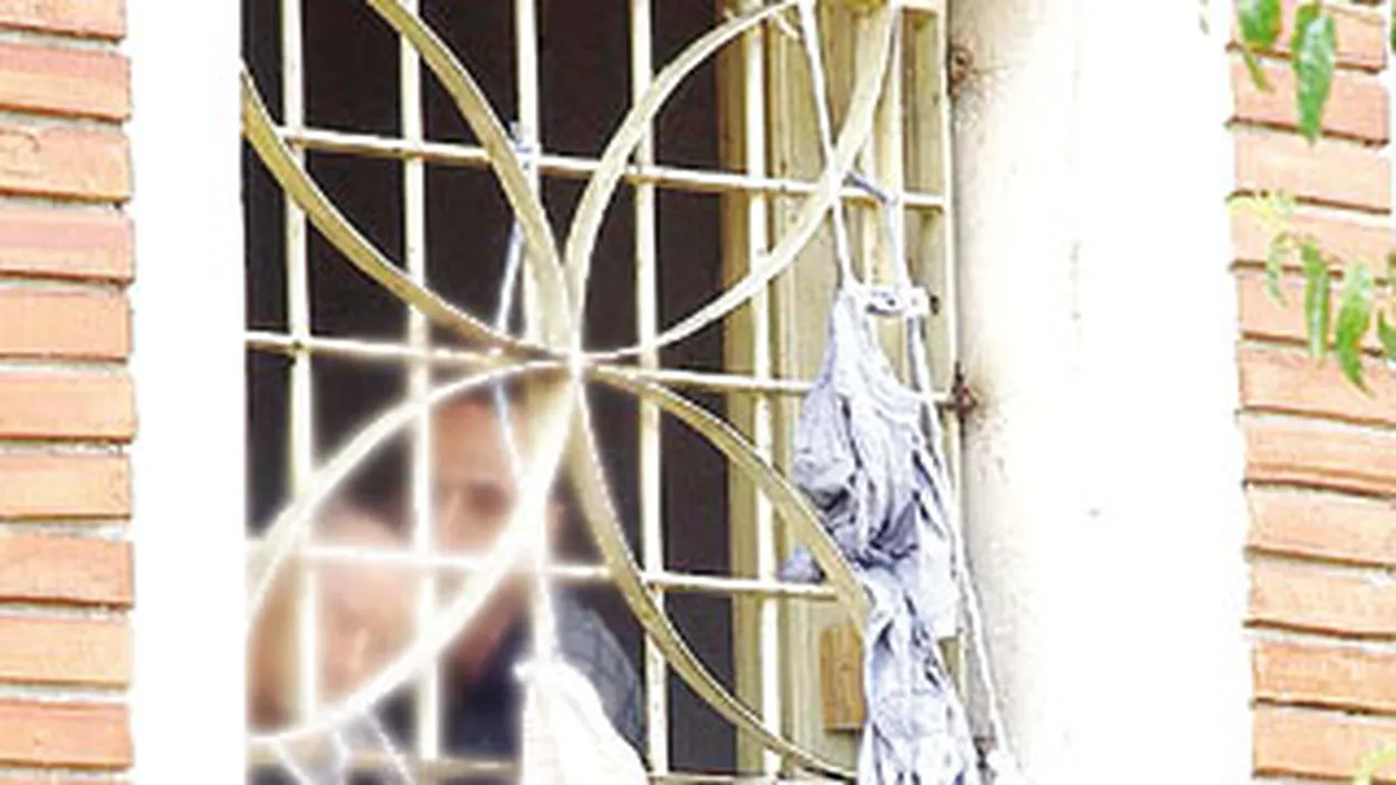 Si-a facut-o cu mana lui! Un tanar de 19 ani s-a spanzurat in arestul Politiei Brasov