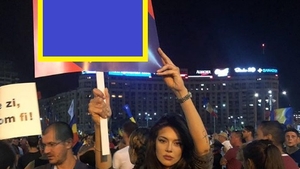 Christina Ich, în mijlocul protestatarilor de la mitingul diasporei! Mesajul de pe pancarta ei