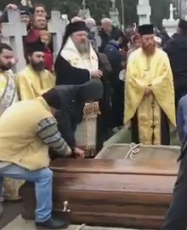 Sicriul Stelei Popescu, condus la locul de veci
