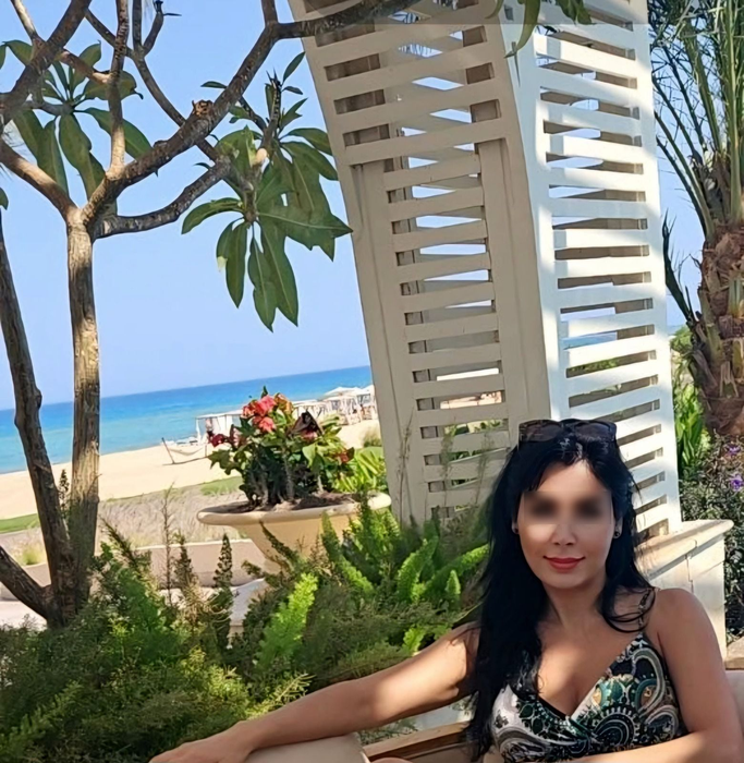„Vă distrug! Va afla toată lumea!” Amanta l-ar fi somat pe general să divorțeze. În fundal, familia lui Alice rula contracte grase cu Armata