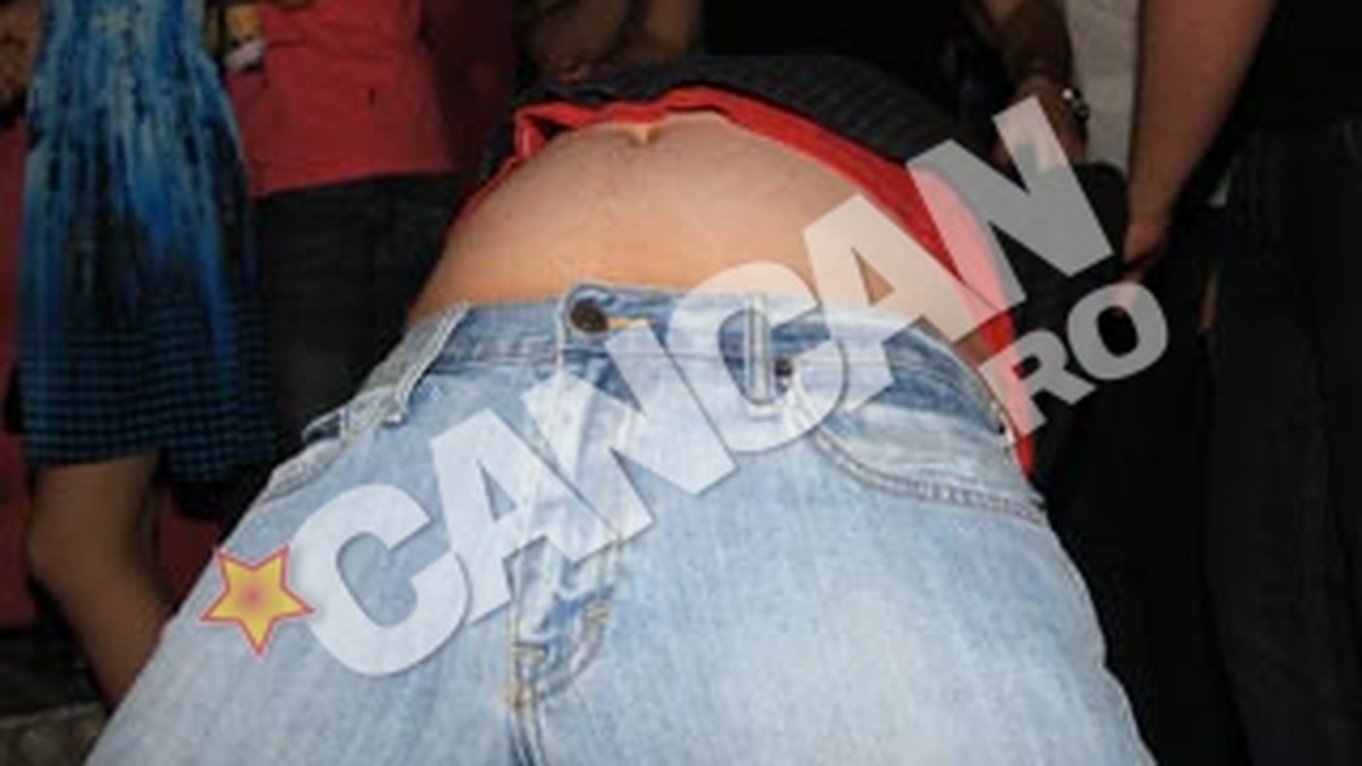 Un designer roman, surprins in offside! Prins cu barbatia la vedere in club!