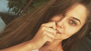 Avem DOVADA. Pe ce bomba sexy a pus mana odrasla unui miliardar de la noi!