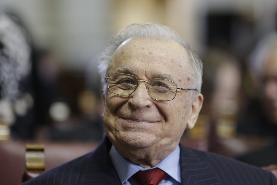 A fost modificată crucea de la mormântul lui Ion Iliescu. Sursă: INQUAM_Photos_Octav_Ganea