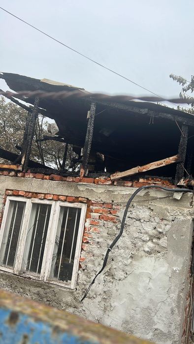Tânărul din Chitila care a rămas fără casă are nevoie de ajutor! Georgian a pierdut singura rudă pe care o mai avea în incendiu