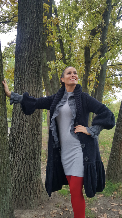 Daniela Ploia, cântăreața de muzică populară, este terorizată de amantele fostului iubit